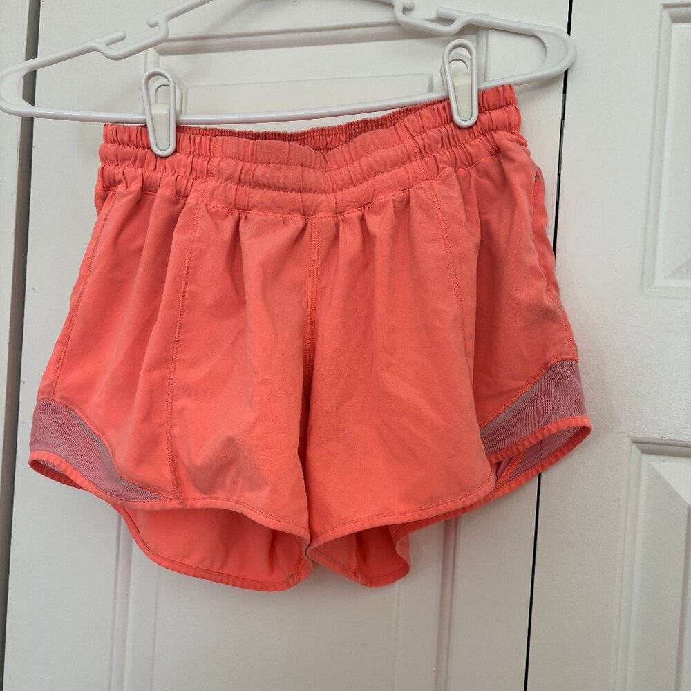 lululemon athletica Hotty Hot Low Rise Lined Shorts 4"